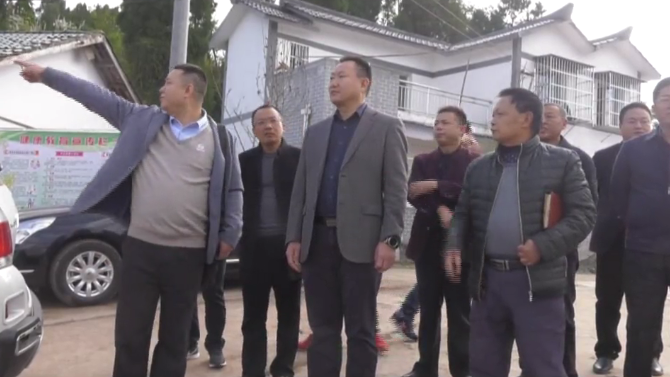 20181121154277266667303267.png 胡县长扶贫3.png