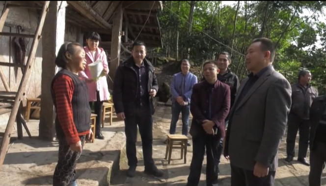 20181121154277260134007169.png 胡县长扶贫2.png